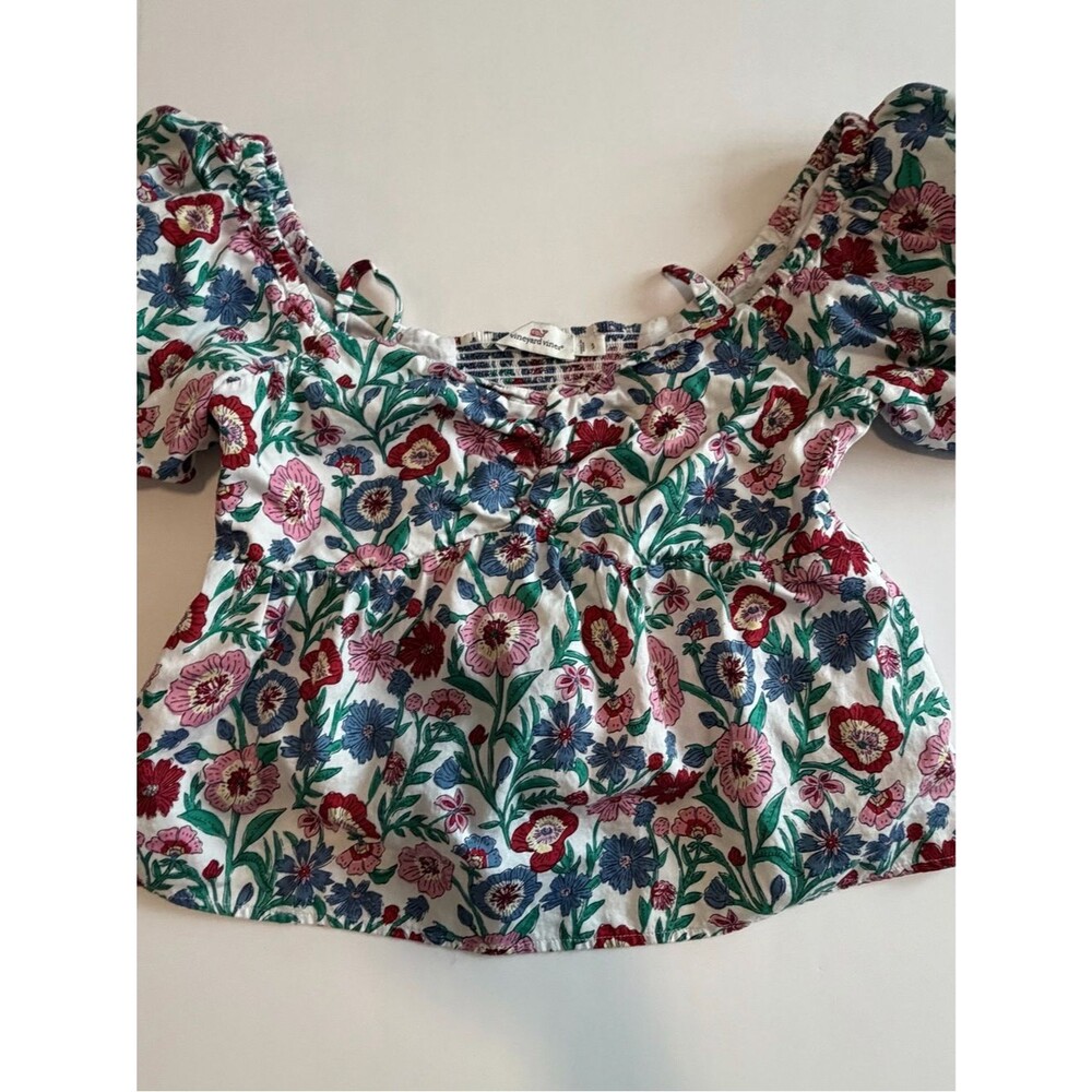 Vineyard Vines White Crop Top with Pink, Red & Blue Floral Print-Small